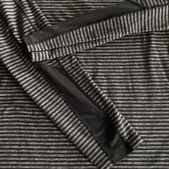 Lululemon Men Small Speed Long Sleeve Stripe Black Gray V Neck Run Shirt Soft H - Picture 5 of 6